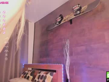 webcam girl yolandabertha capture image #5439085