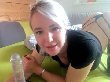 webcam girl xtina__ capture image #3970350