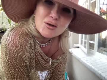 webcam girl gl1tter_barbie capture image #2422320