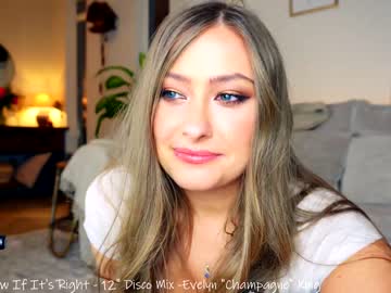 webcam girl x_lily_x capture image #1669343