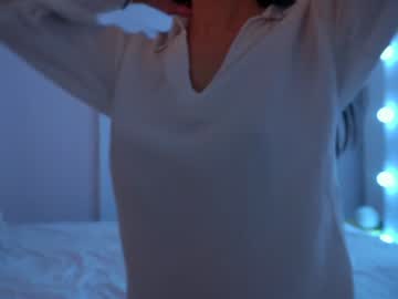 webcam girl houseofkei capture image #1902181