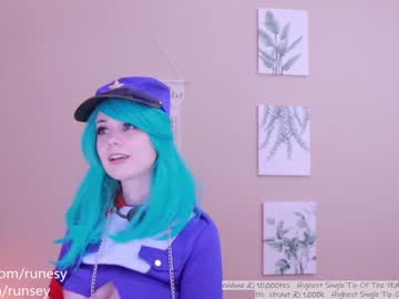 webcam girl runesy capture image #2859429