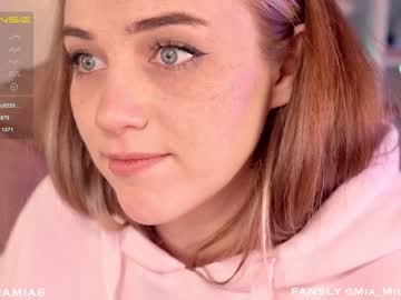 webcam girl mia_milagros capture image #4409934