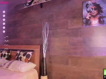webcam girl yolandabertha capture image #5409893
