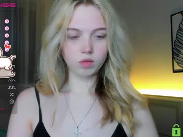 webcam girl small_blondee capture image #5135956