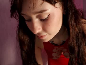 webcam girl ella_knockers_xl capture image #3272210