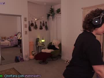 webcam girl evelynpiers capture image #4810659