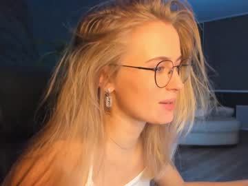 webcam girl linellali capture image #4183609