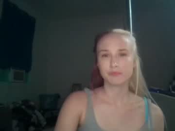 webcam girl lessclothesmorefunn capture image #3815903