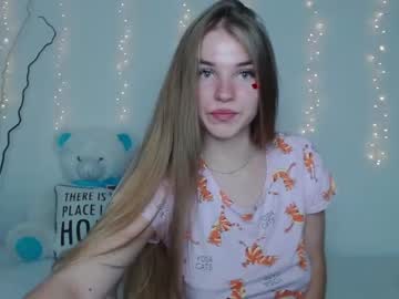 webcam girl little__cherrry capture image #3555495