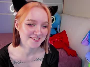 webcam girl lovely_kisses capture image #3020652