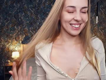 webcam girl lynneharding capture image #5592555