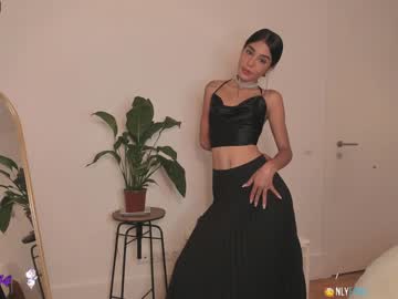 webcam girl veroniqe_lounge capture image #2616258