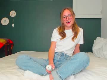 webcam girl innocentprovenguilty capture image #4847071