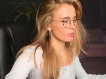 webcam girl linellali capture image #3955265
