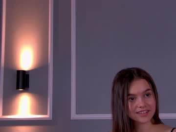 webcam girl lindamassa capture image #4418366
