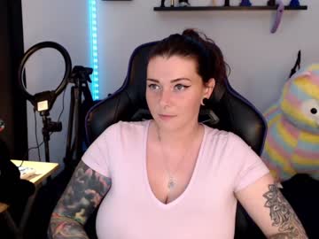 webcam girl bigtittedtattedlesbian capture image #3373818