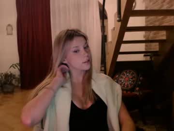 webcam girl bitter_moon capture image #5188699