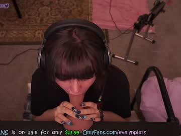webcam girl evelynpiers capture image #4895952