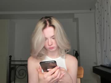 webcam girl yuppiyulia capture image #77968