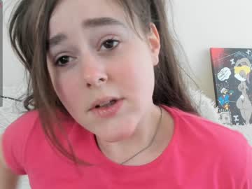webcam girl emilia_me capture image #1989843