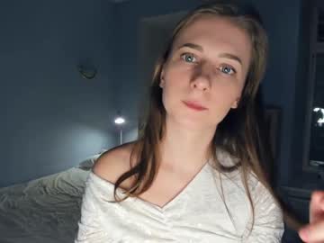 webcam girl jillwells capture image #5190684
