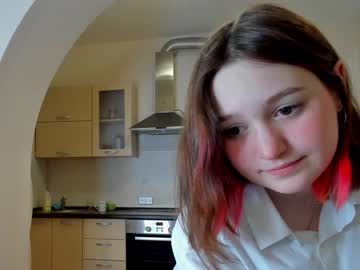 webcam girl lisaosbornes capture image #5468885