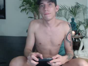 webcam man fratguysonline capture image #2466250