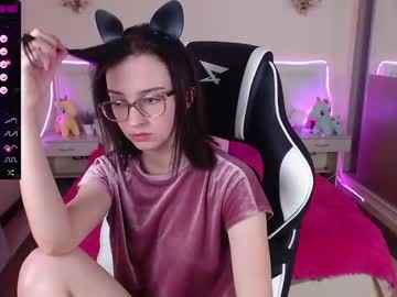 webcam girl queen_kitty1818 capture image #4622883