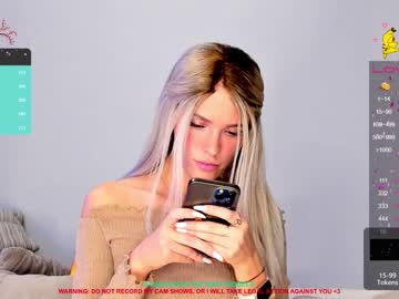 webcam girl mikki_blush capture image #2960062