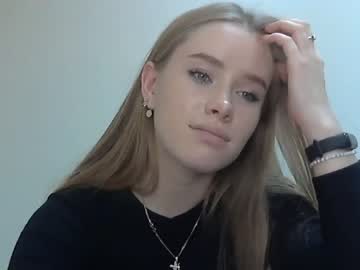 webcam girl bite_big_lips capture image #1015554