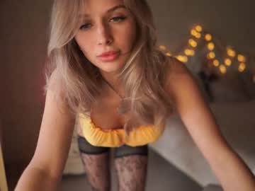 webcam girl pussy__money__weed capture image #1519505