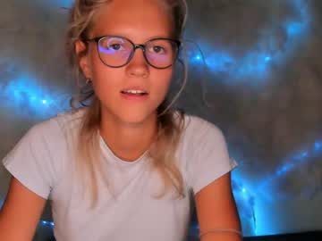 webcam girl carolayers capture image #3445898