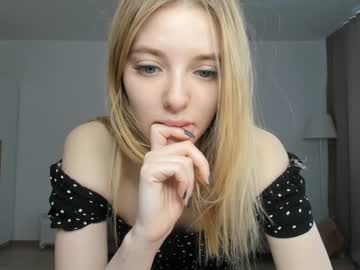 webcam girl olli_ver capture image #4535362