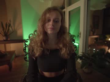 webcam girl chillwithkira capture image #1343108
