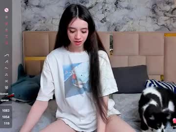 webcam girl moonlitkisss_ capture image #5616148