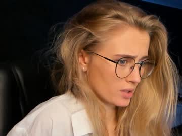 webcam girl linellali capture image #4085632