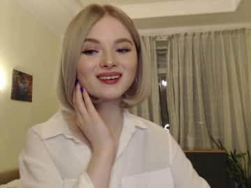 webcam girl yvaine777 capture image #1332106