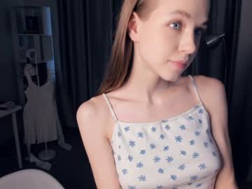 webcam girl loveeonlovee capture image #5530373