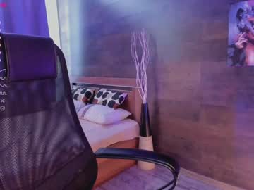 webcam girl yolandabertha capture image #4400487