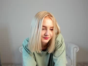 webcam girl oliviabr0wn capture image #4390805