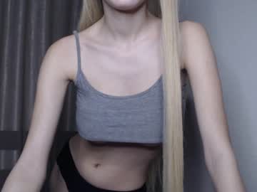 webcam girl shy_hott1e capture image #2280105
