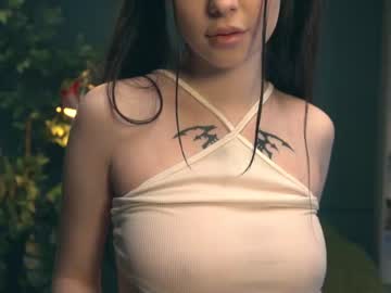 webcam girl ella_knockers capture image #1729941