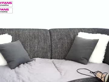 webcam girl h_o_t_w_i_f_e capture image #2067022