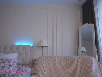 webcam girl emilia98xxx capture image #2583349