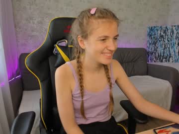webcam girl nelly_mine capture image #3580675