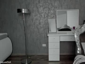 webcam girl moniqueedoll capture image #2003796
