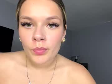 Cam for cutecarlyyx