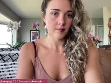 webcam girl bloomyogi capture image #2462335