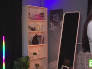 webcam girl ella_knockers_xl capture image #5330195